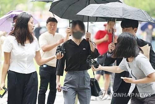 Tòa án Hàn Quốc bác đề nghị bắt giữ phụ nữ cản trở trung tâm kiểm phiếu ở Seoul
