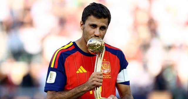 Rodri được vinh danh cầu thủ xuất sắc nhất World Cup 2026 và sẽ phẫu thuật lưng