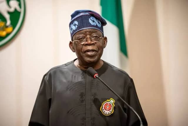 Fan mong mỏi Tổng thống Bola Tinubu xuất hiện trong chương trình đố tiếng Yoruba Masoyinbo