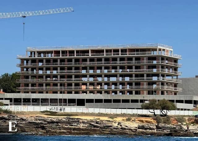 Công tố Bồ Đào Nha Yêu Cầu Phá Dỡ Ba Tầng Trên Dự Án Khách Sạn Hilton Tại Cascais